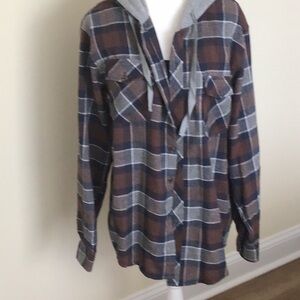 Mountain Expeditions men’s plaid flannel shirt hoodie size m used great cond.